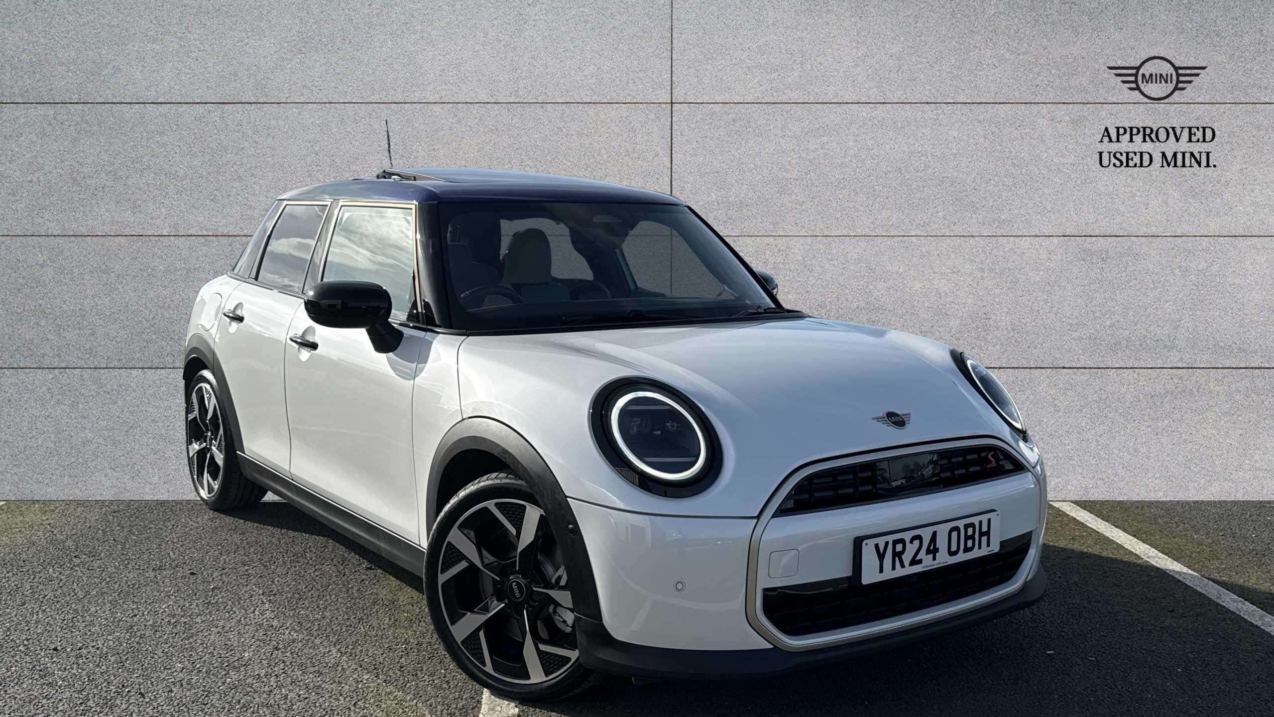 Main listing image - MINI Hatchback 5dr