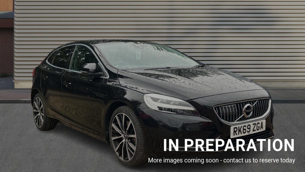 Main listing image - Volvo V40