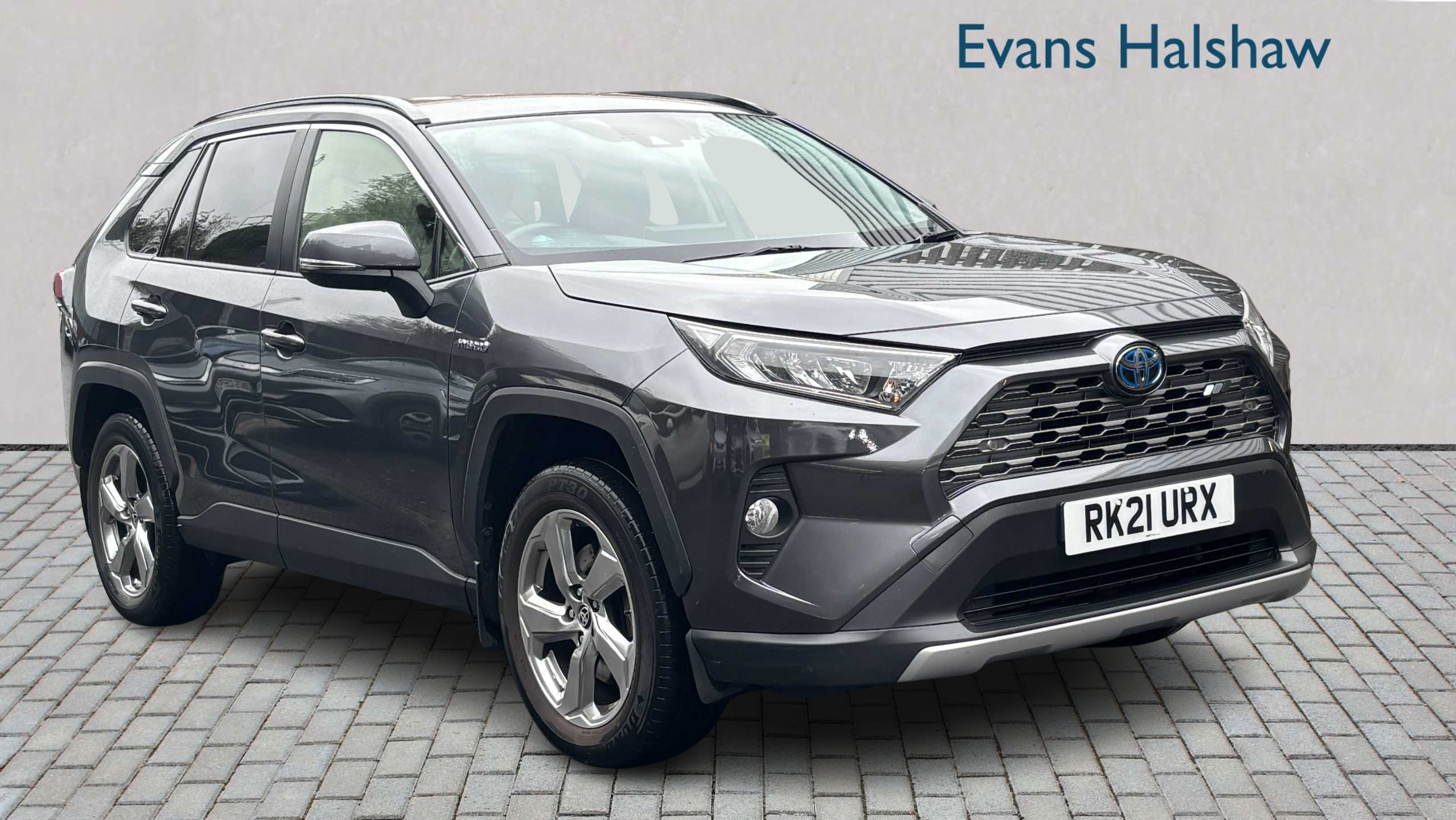 Main listing image - Toyota RAV4