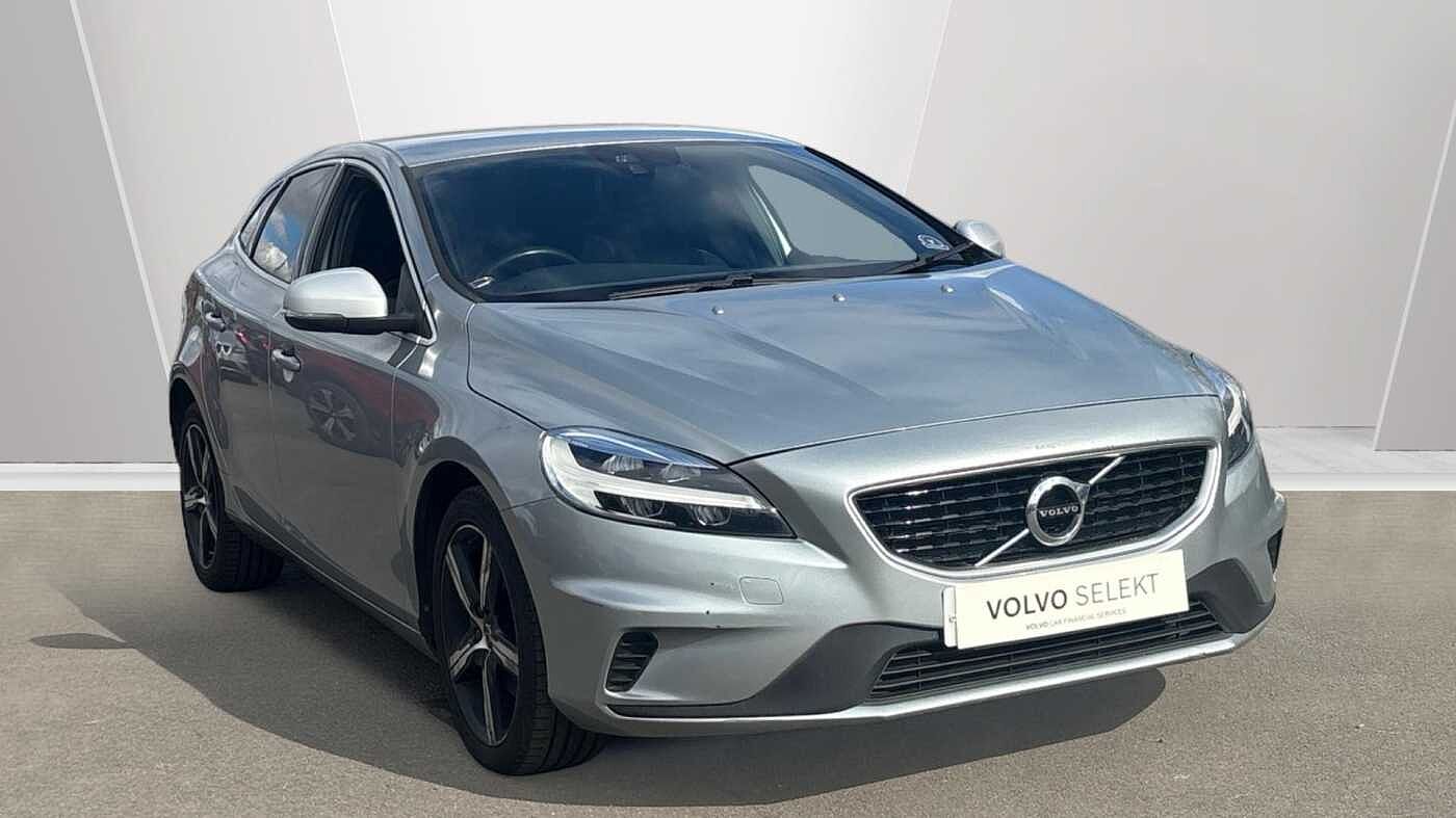 Main listing image - Volvo V40