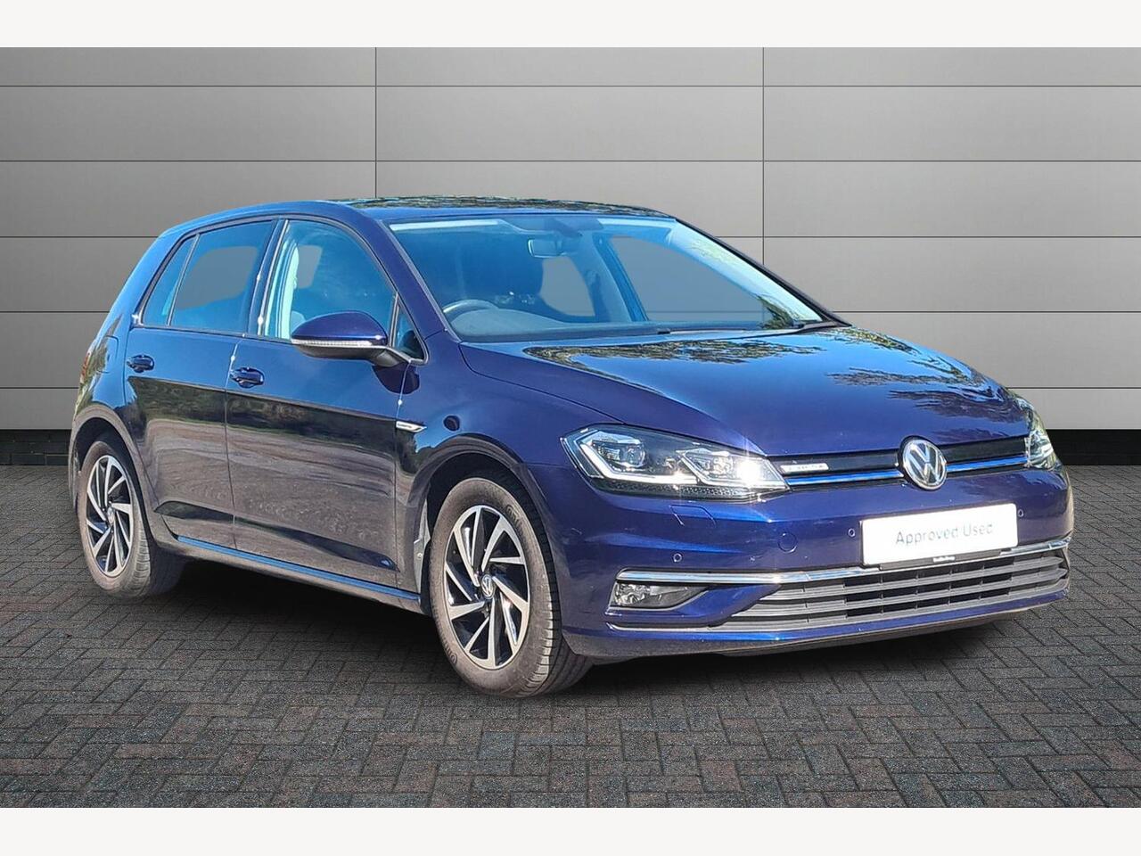 Main listing image - Volkswagen Golf