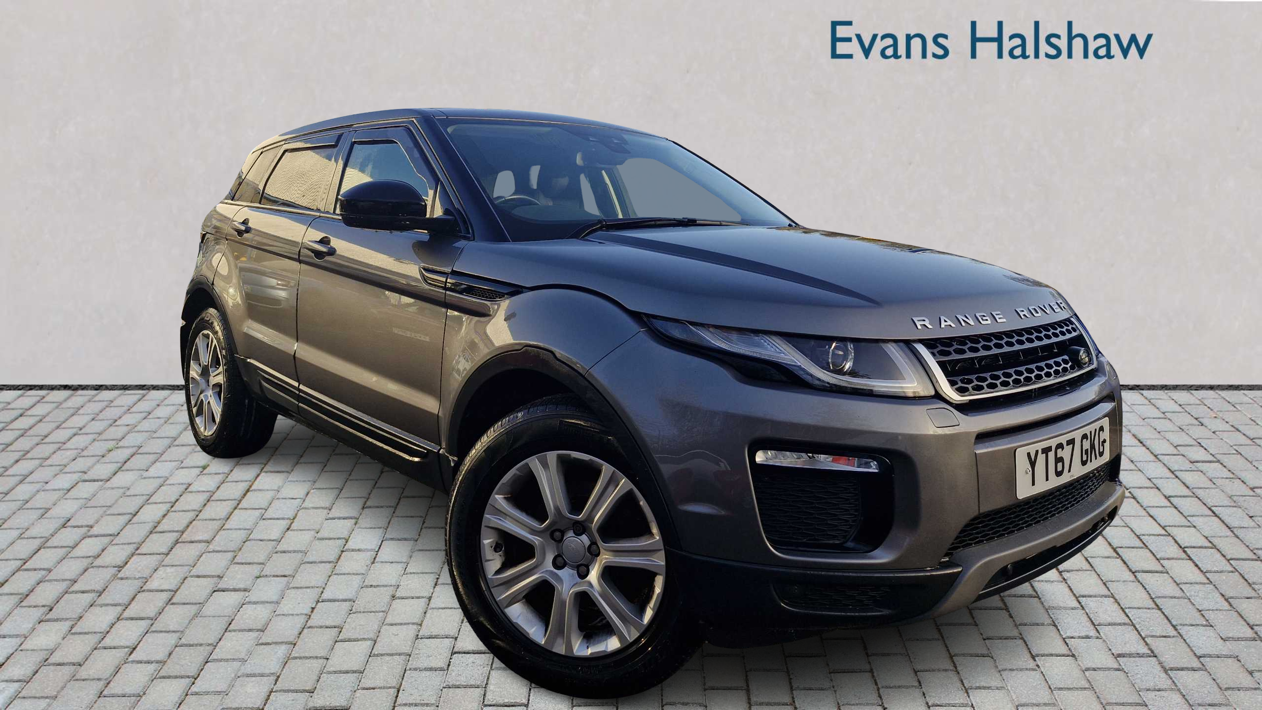 Main listing image - Land Rover Range Rover Evoque