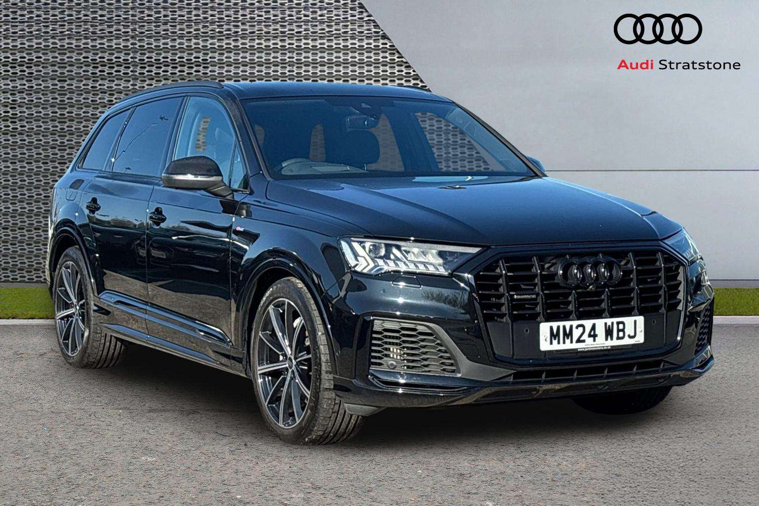 Main listing image - Audi Q7