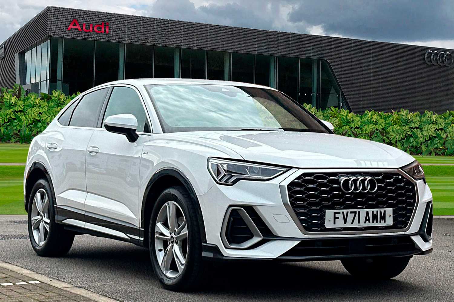 Main listing image - Audi Q3