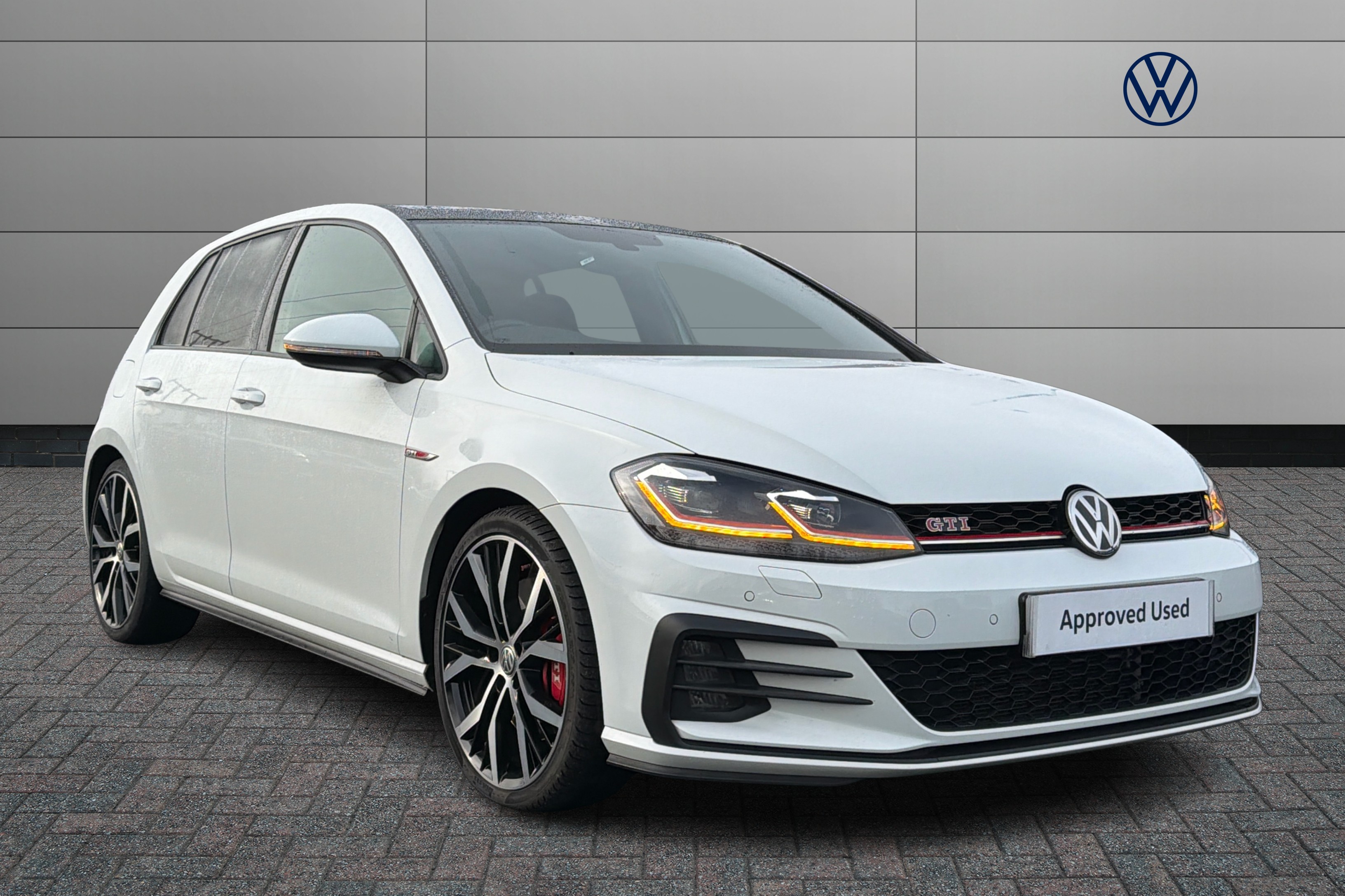 Main listing image - Volkswagen Golf GTI