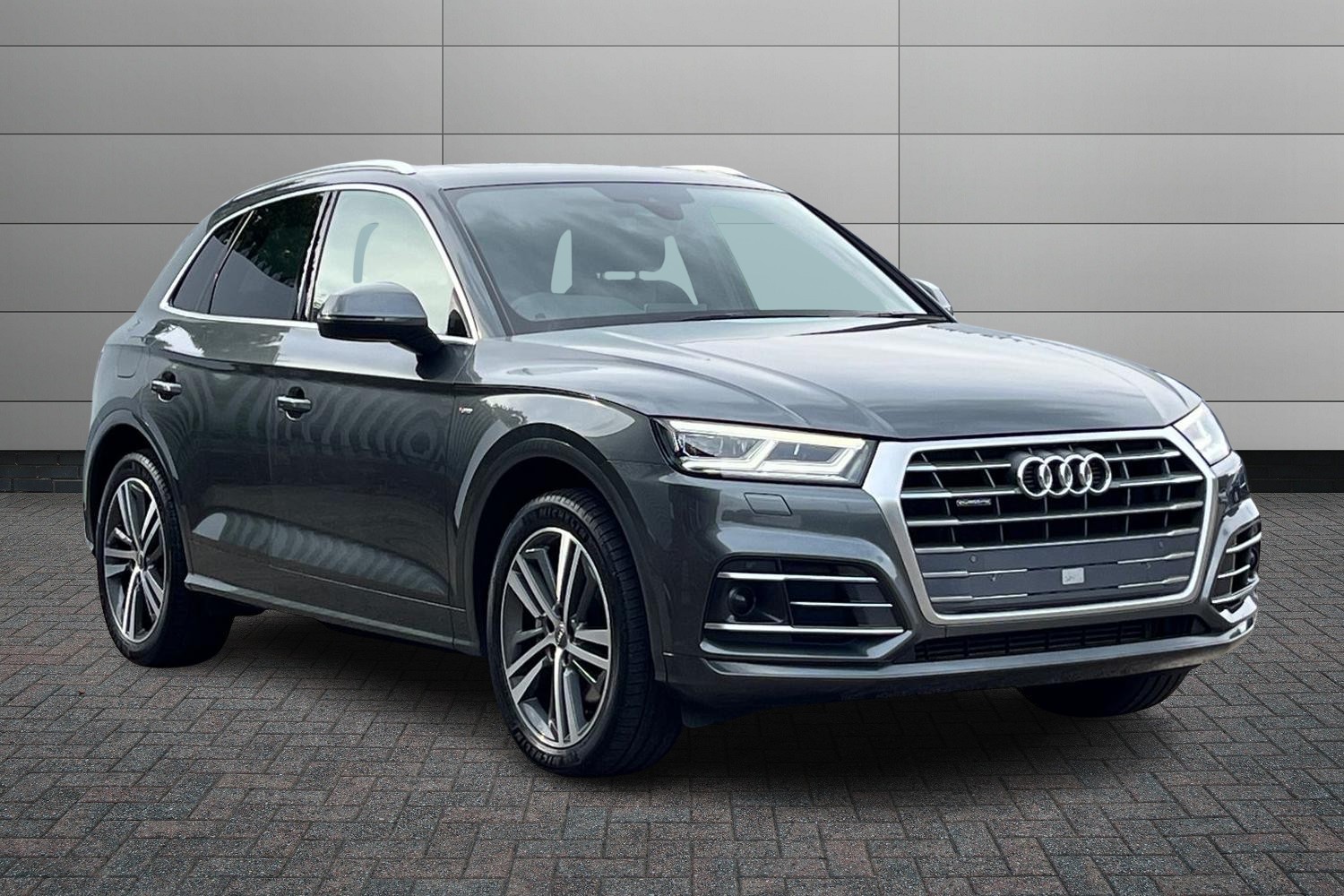 Main listing image - Audi Q5