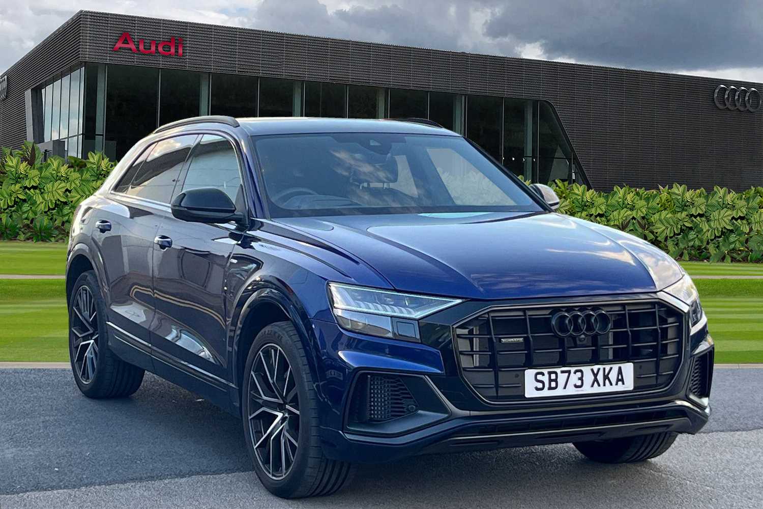 Main listing image - Audi Q8