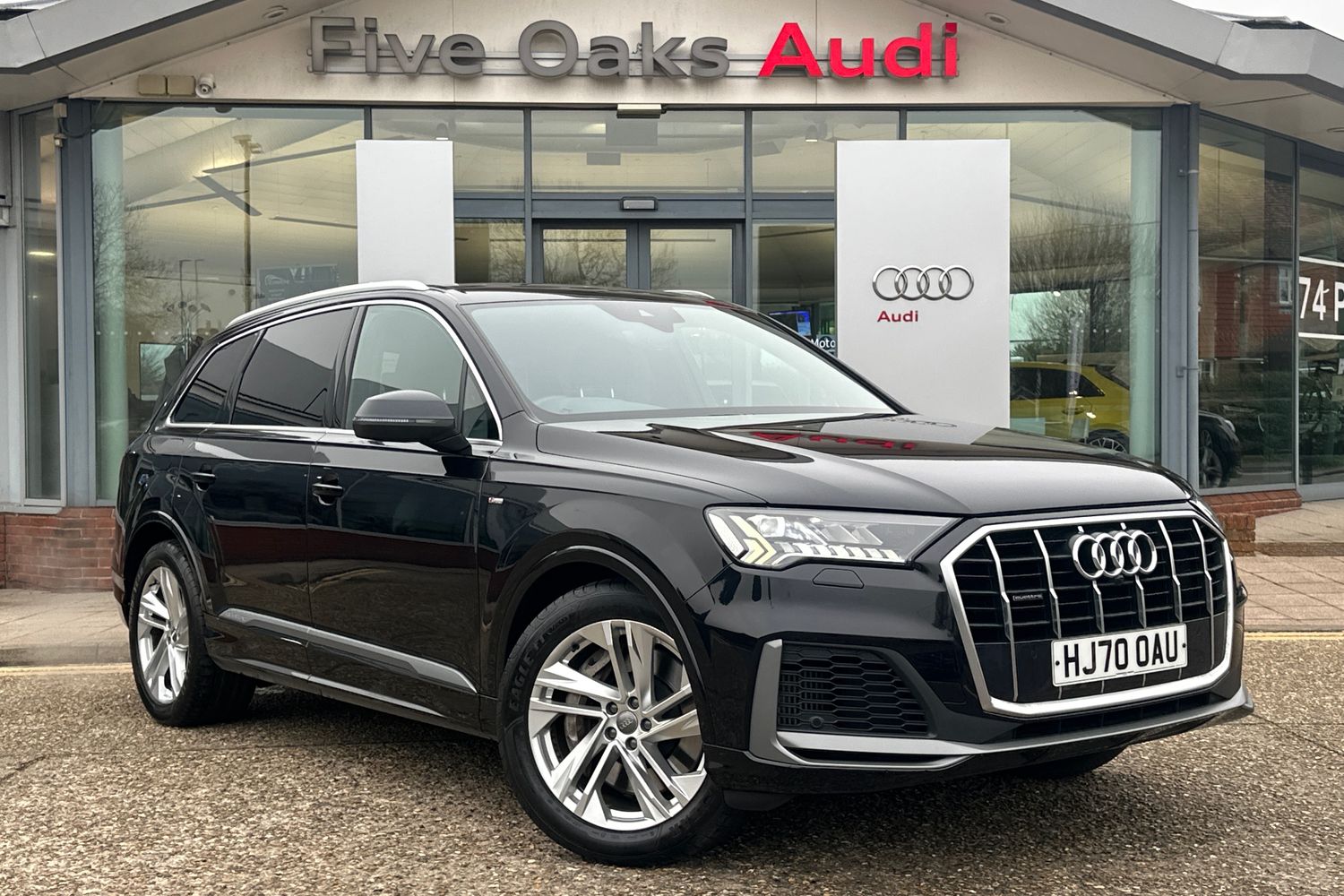 Main listing image - Audi Q7