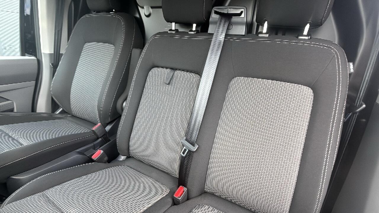 Main listing image - Volkswagen Transporter