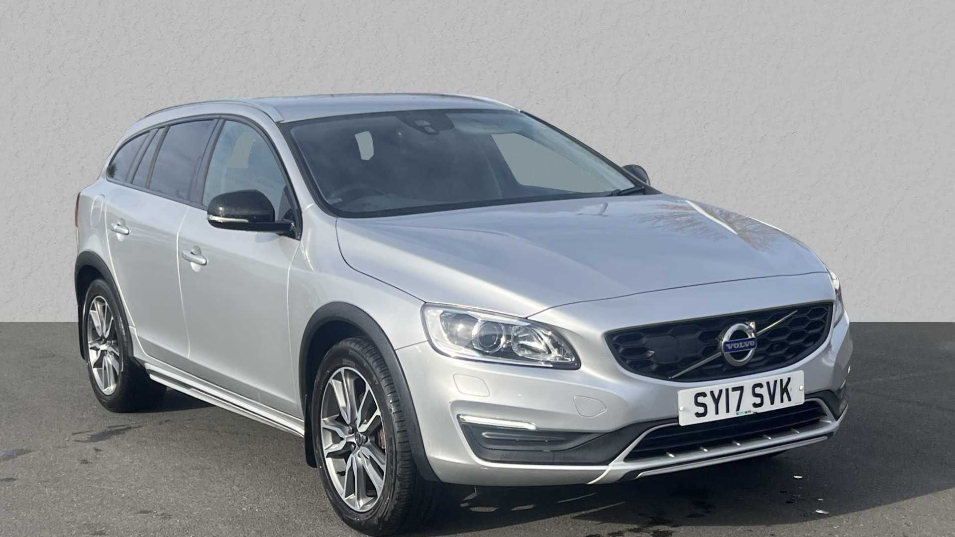 Main listing image - Volvo V60 Cross Country