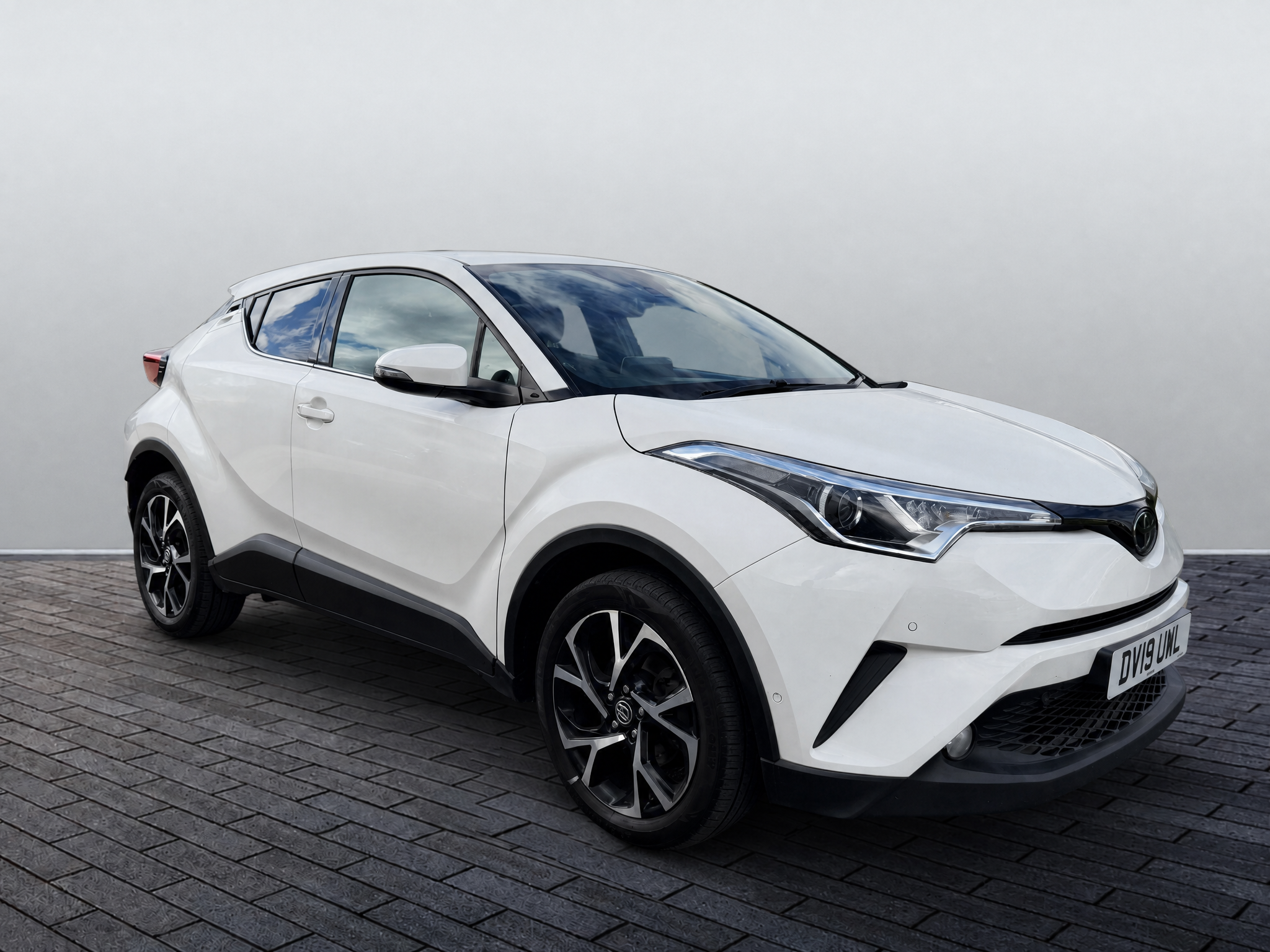 Main listing image - Toyota C-HR