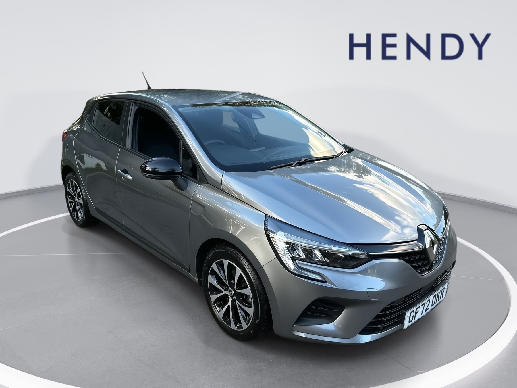 Main listing image - Renault Clio