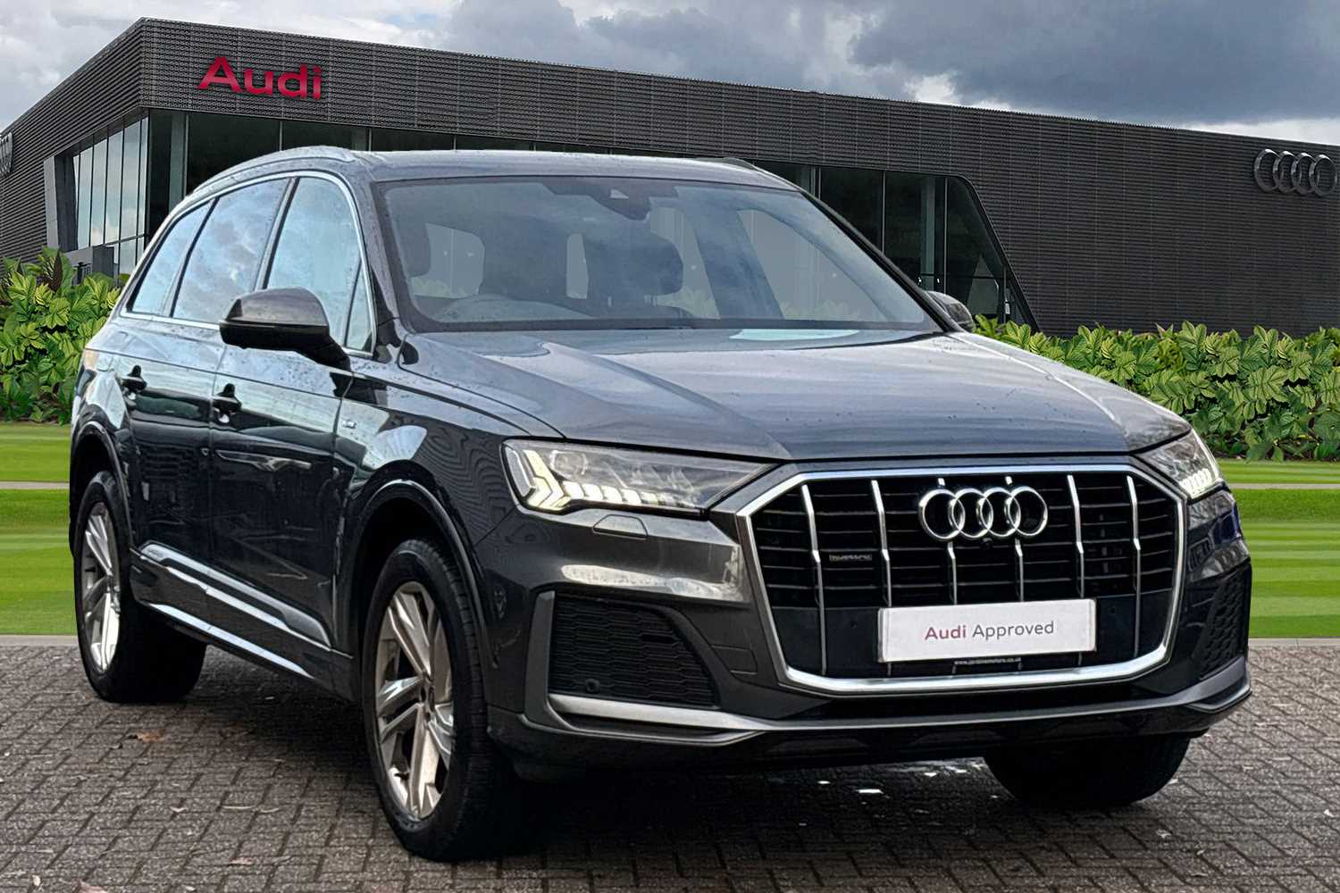 Main listing image - Audi Q7