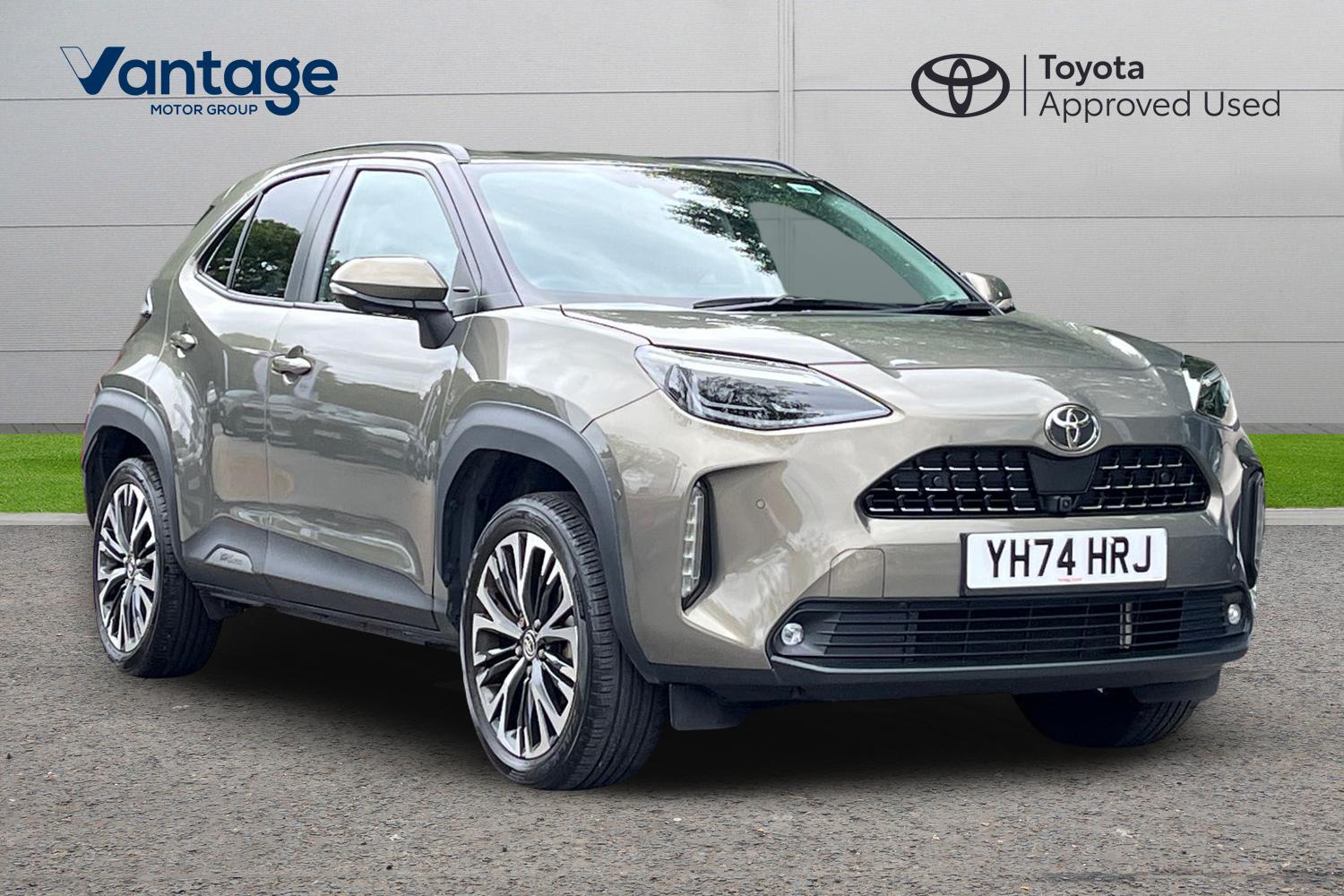 Main listing image - Toyota Yaris Cross