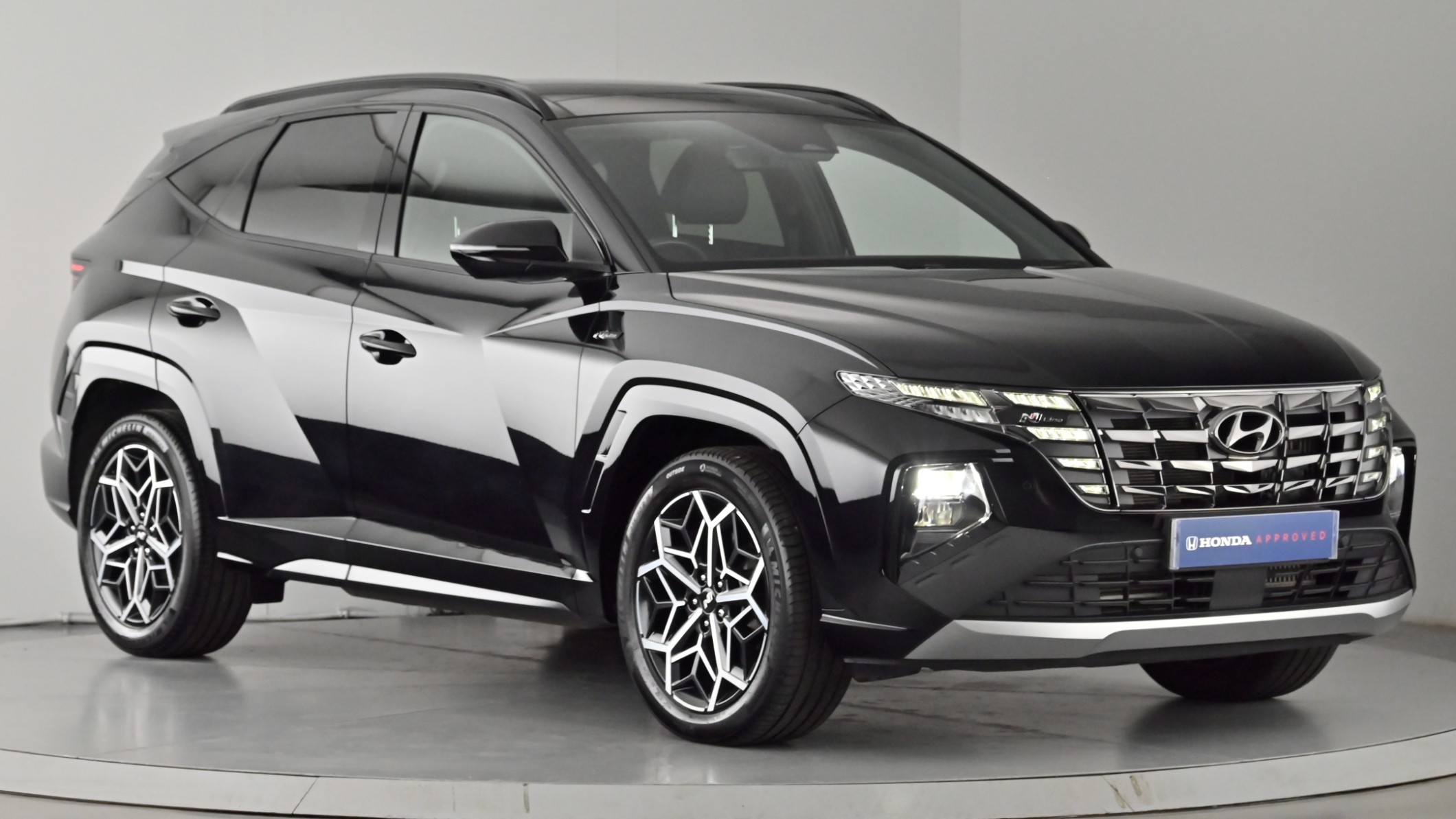 Main listing image - Hyundai Tucson