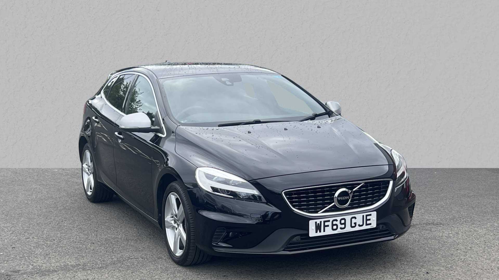 Main listing image - Volvo V40