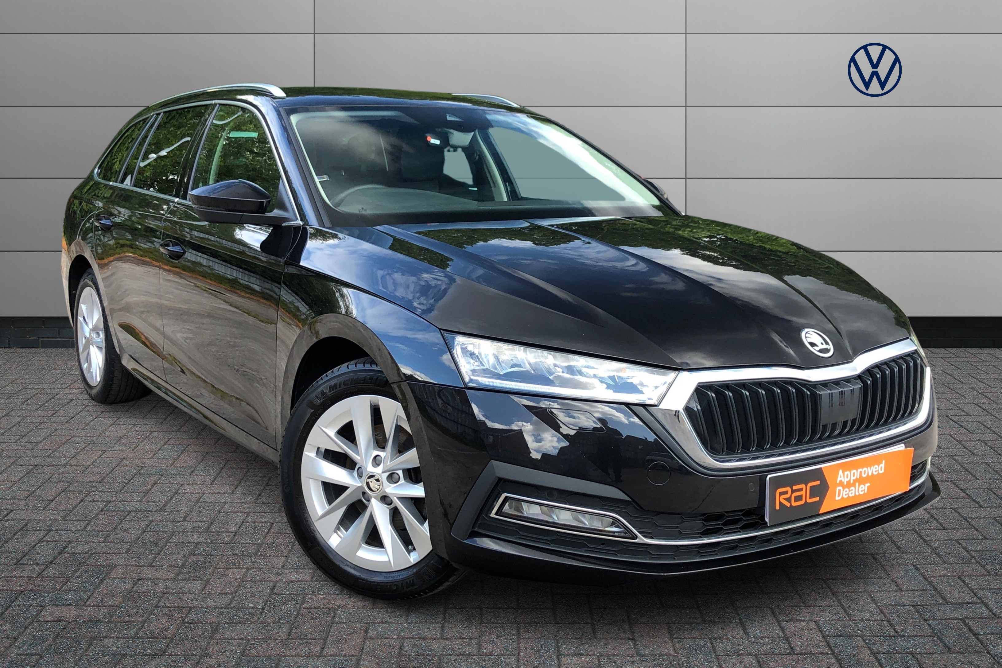 Main listing image - Skoda Octavia Estate