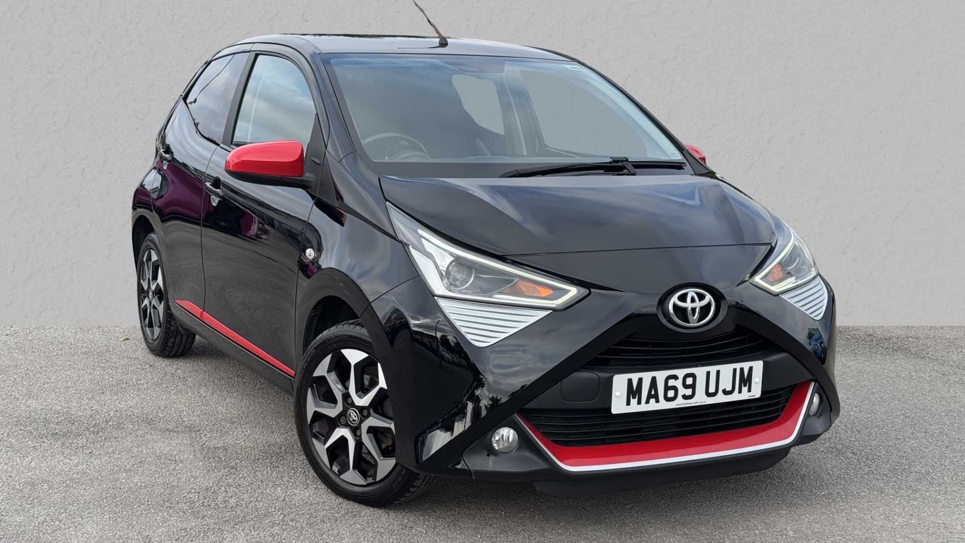 Main listing image - Toyota Aygo