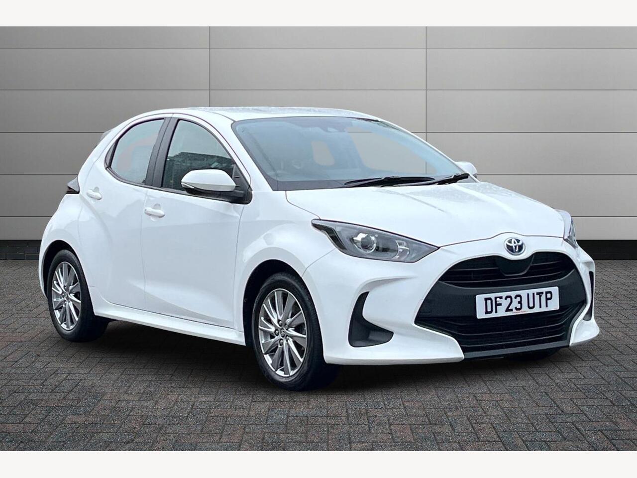 Main listing image - Toyota Yaris