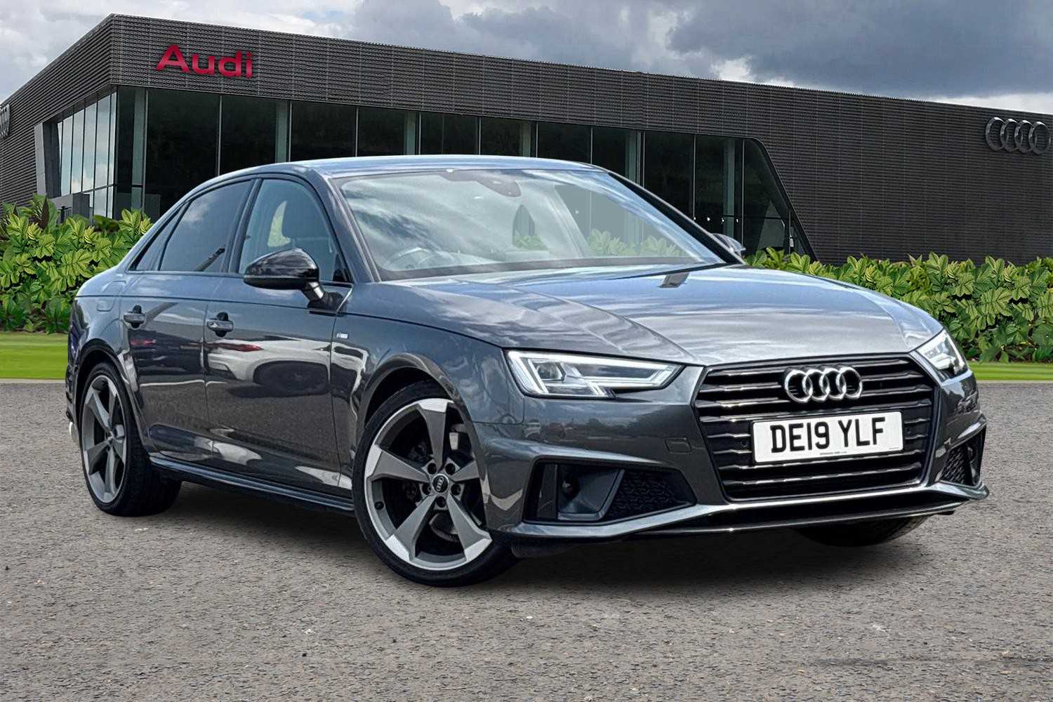 Main listing image - Audi A4