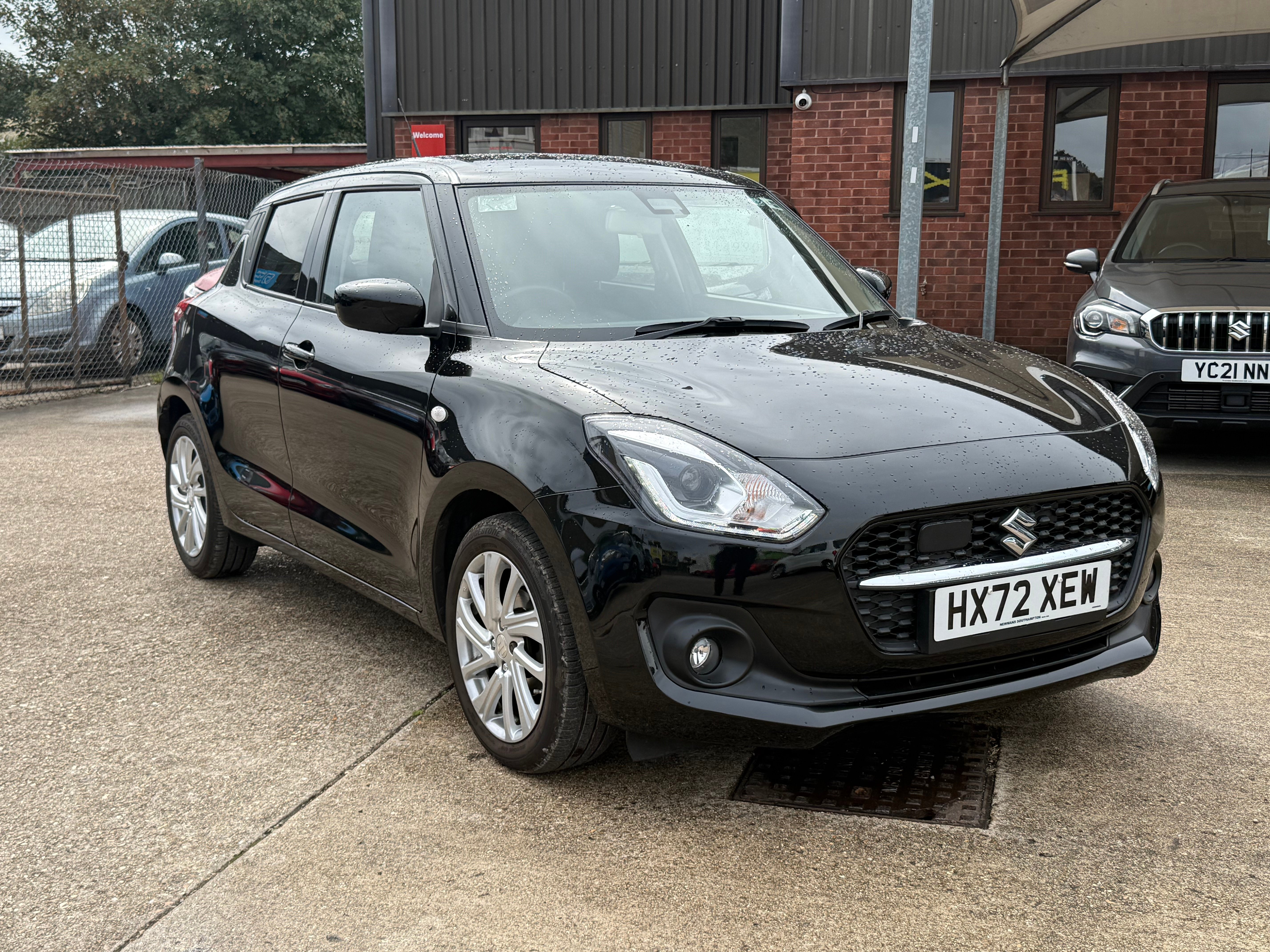 Main listing image - Suzuki Swift