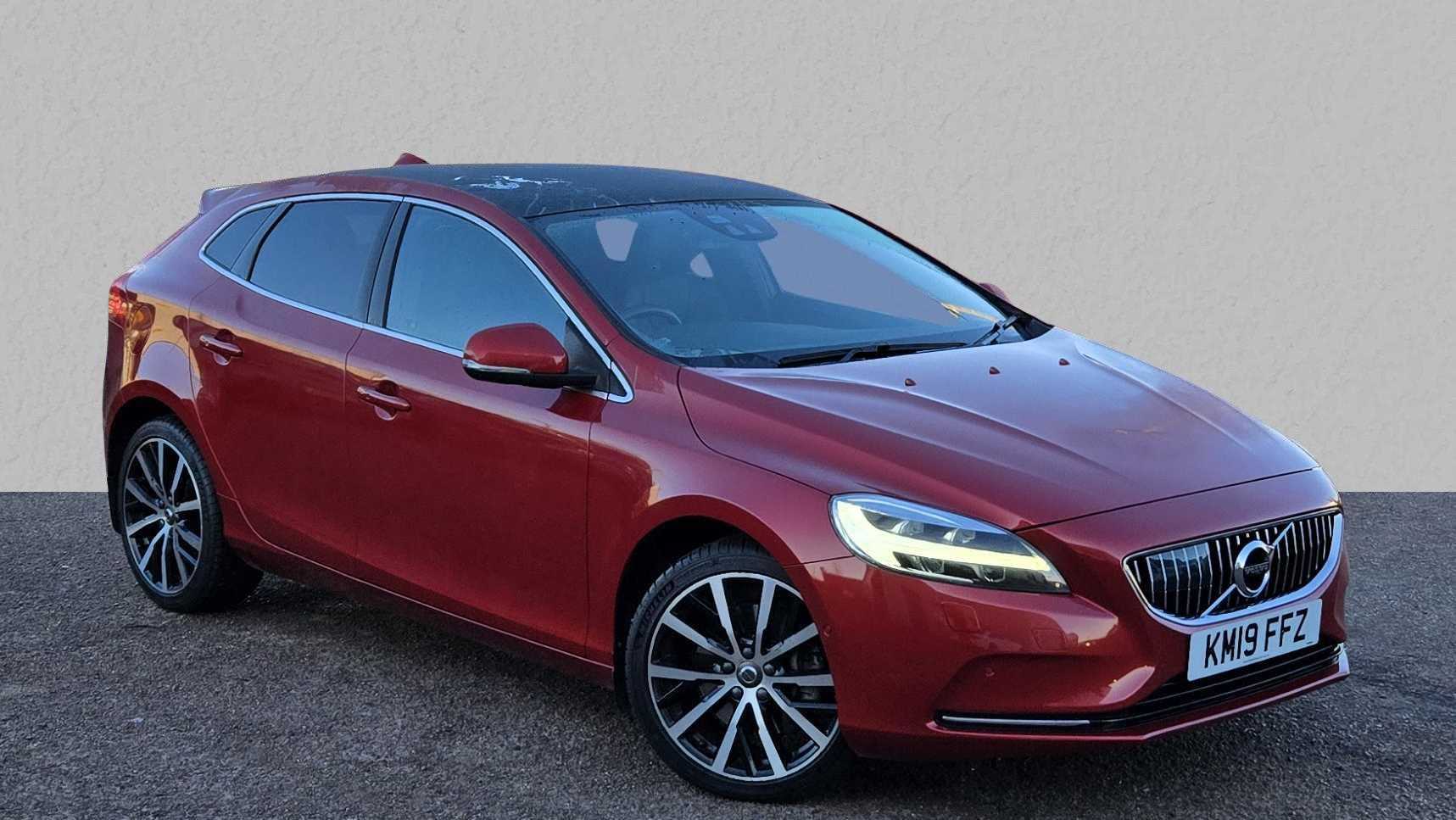 Main listing image - Volvo V40