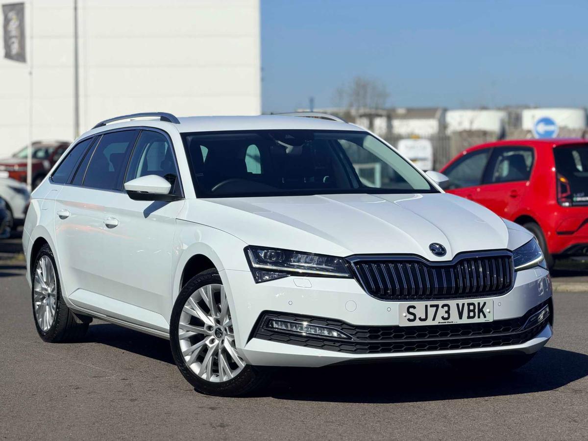 Main listing image - Skoda Superb Estate