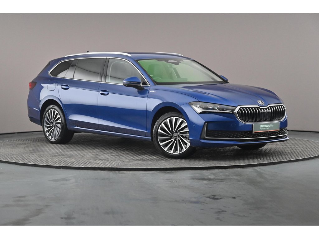 Main listing image - Skoda Superb Estate