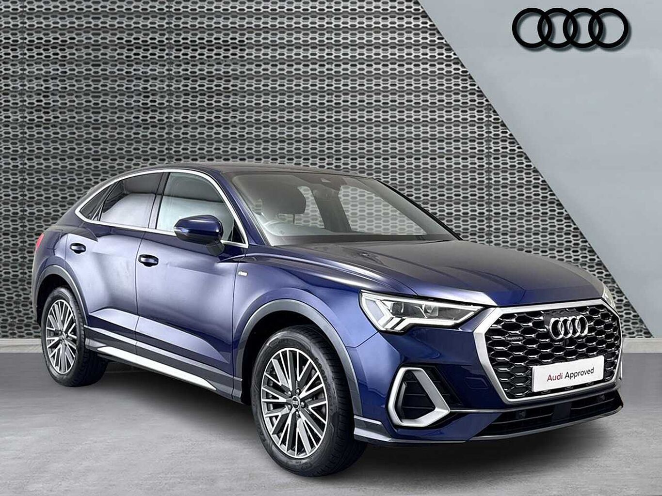 Main listing image - Audi Q3