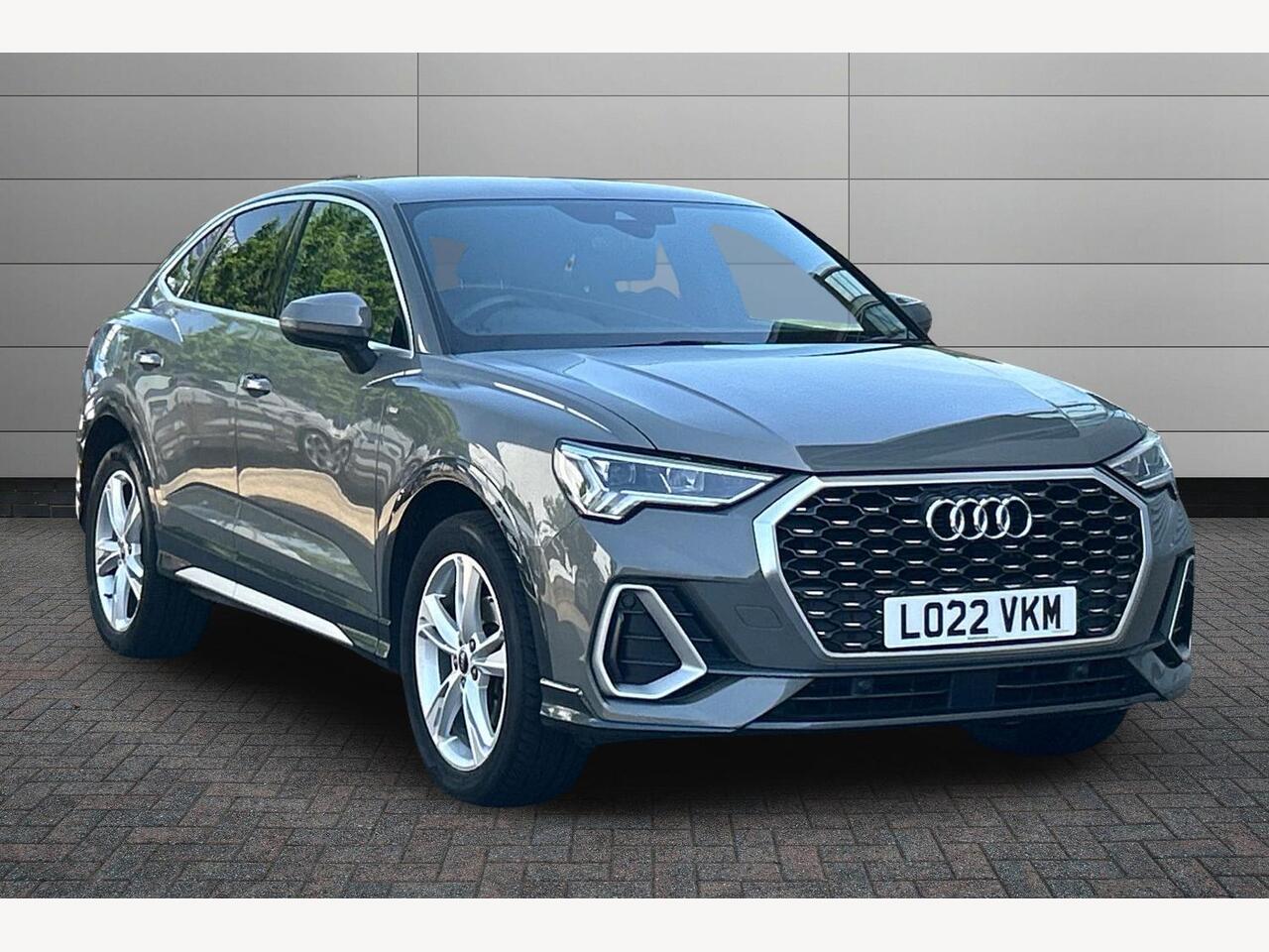 Main listing image - Audi Q3