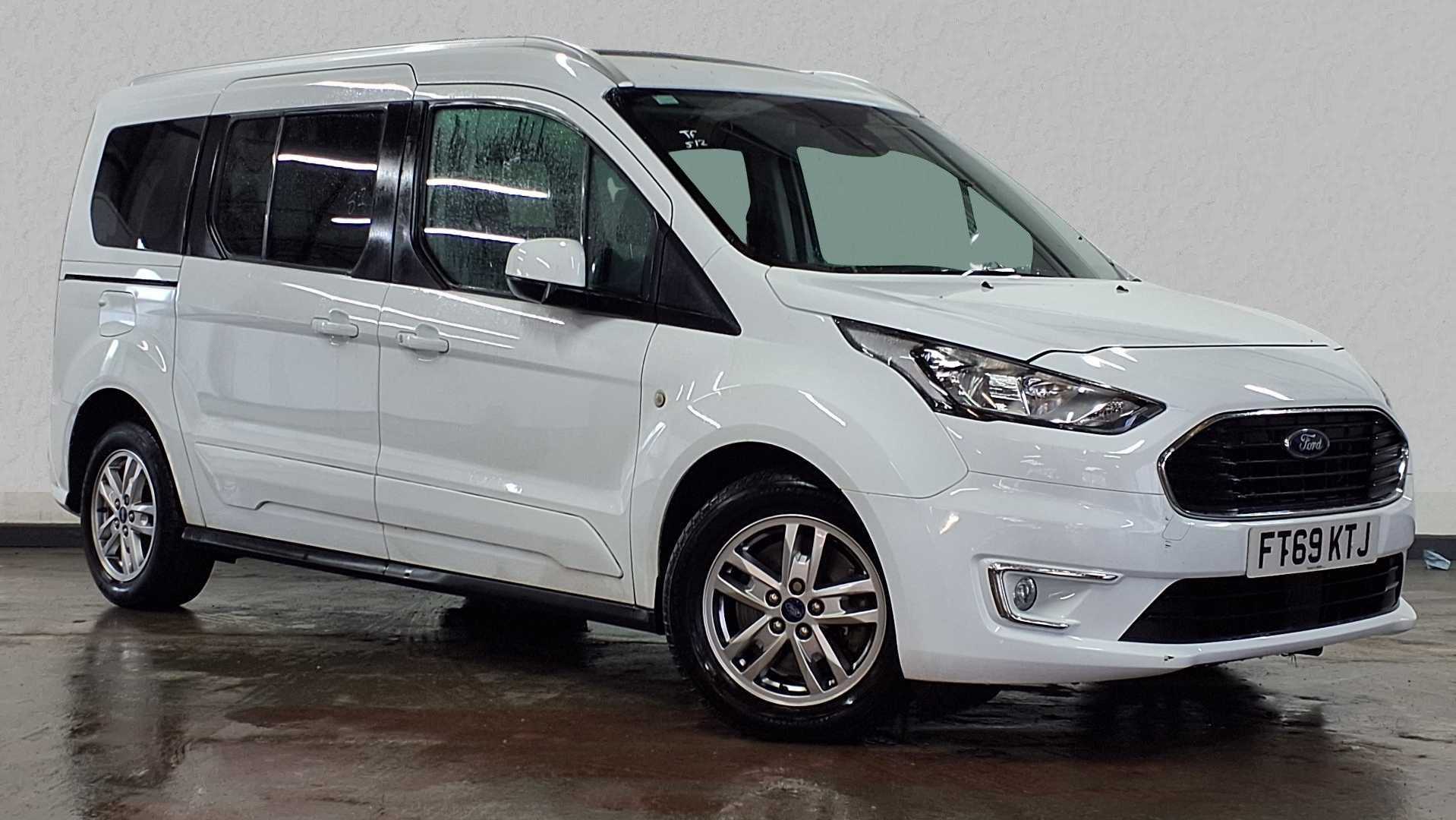 Main listing image - Ford Grand Tourneo Connect