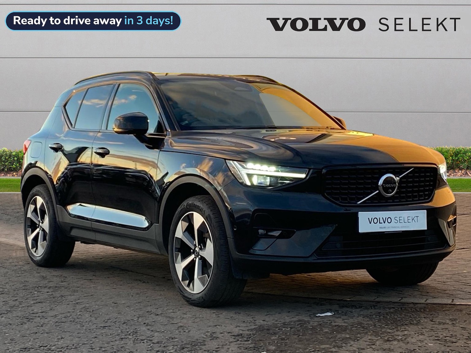 Main listing image - Volvo XC40