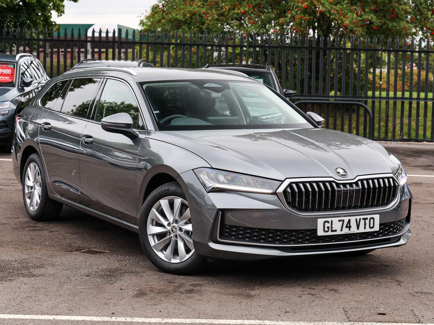 Main listing image - Skoda Superb Estate