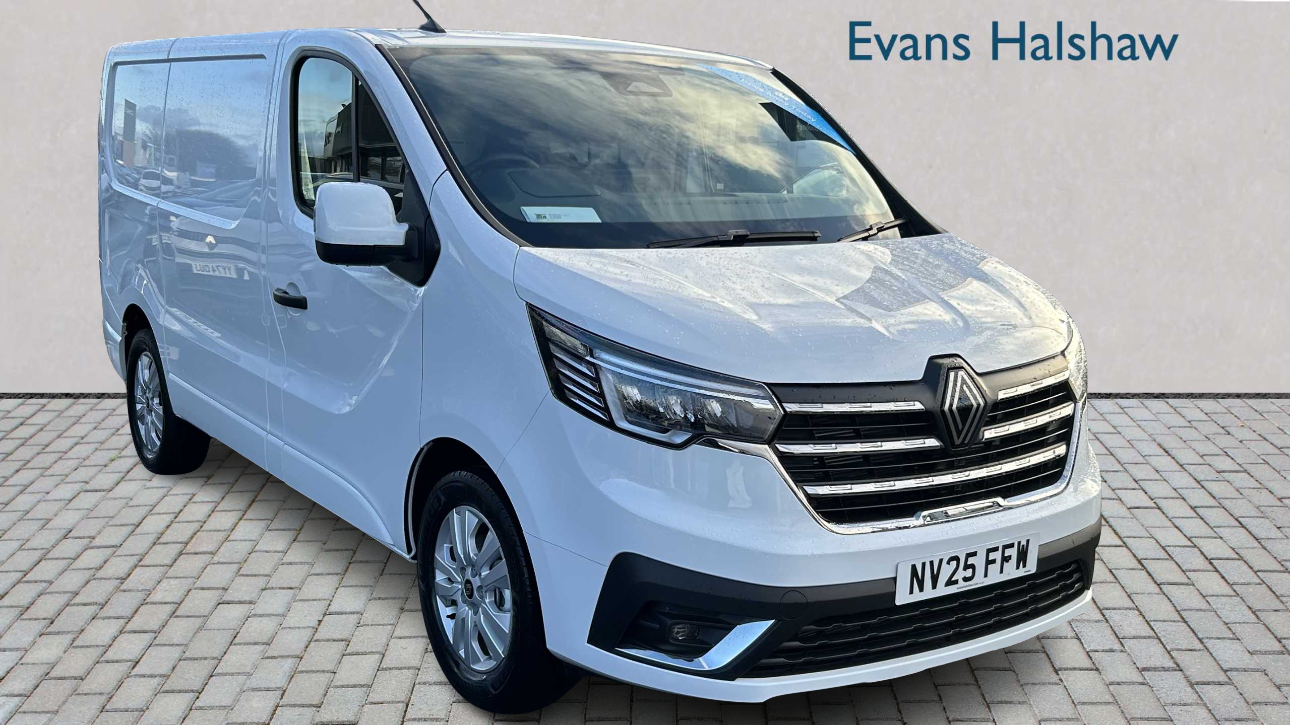 Main listing image - Renault Trafic