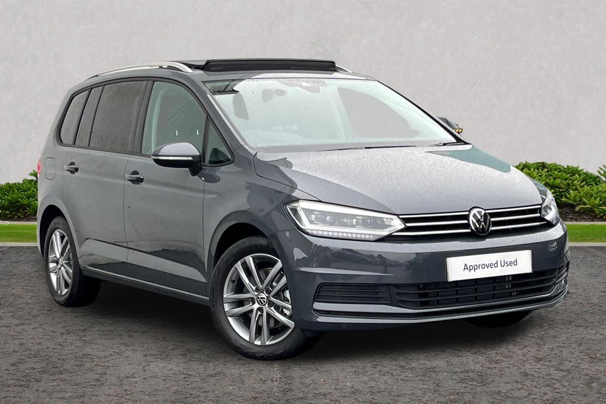 Main listing image - Volkswagen Touran