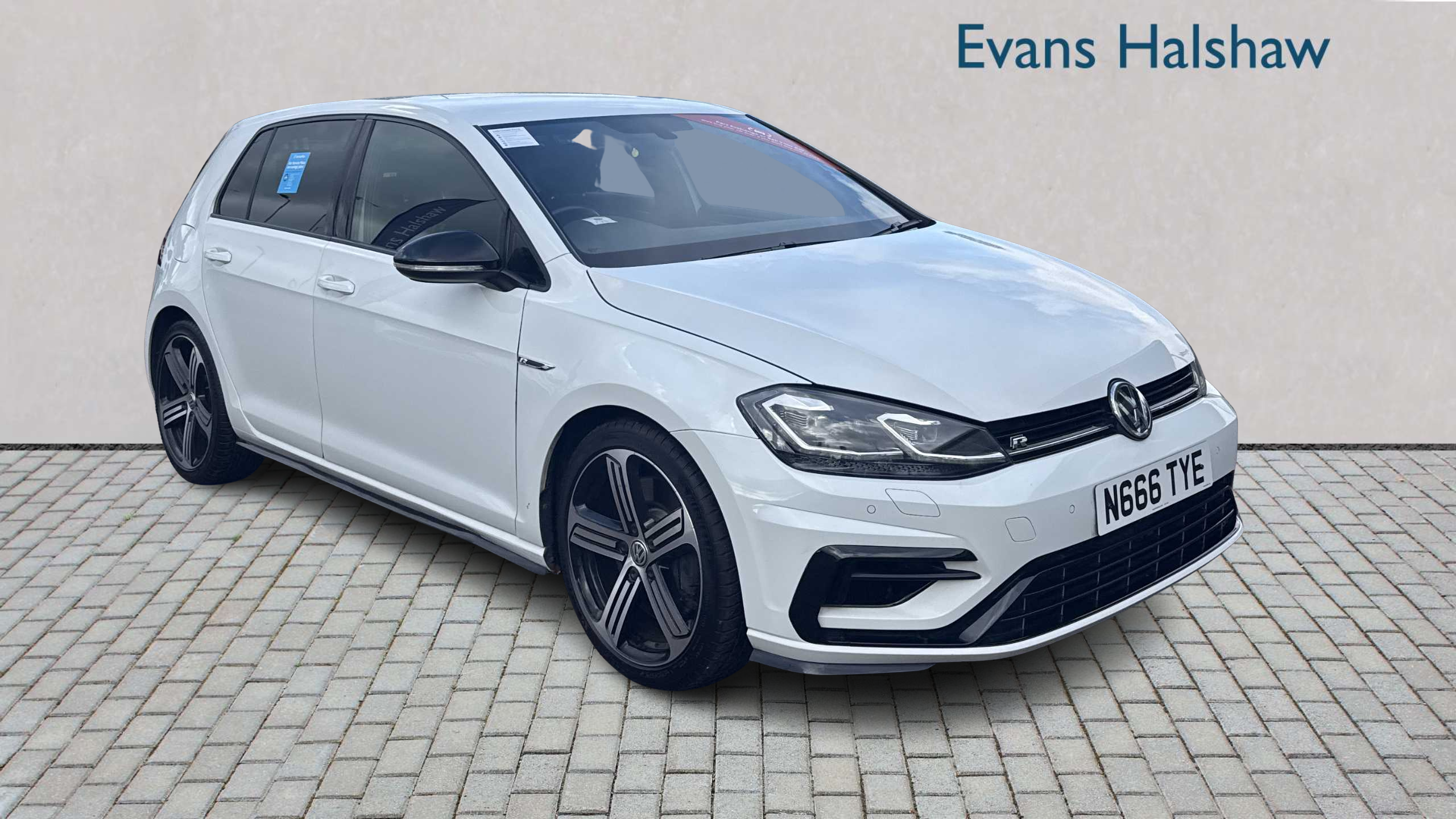 Main listing image - Volkswagen Golf R