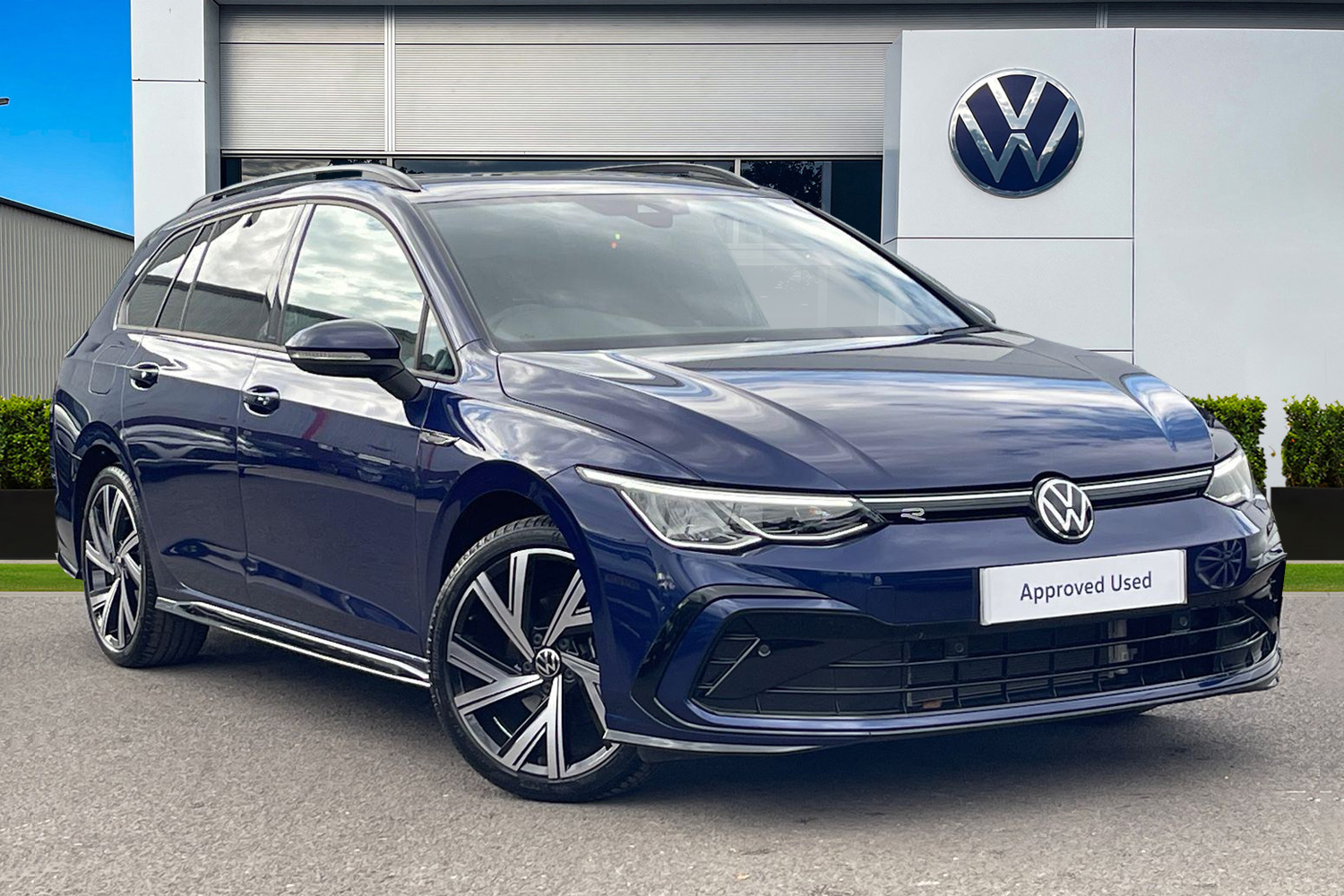 Main listing image - Volkswagen Golf Estate