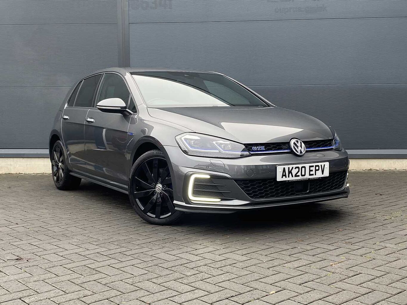 Main listing image - Volkswagen Golf GTE