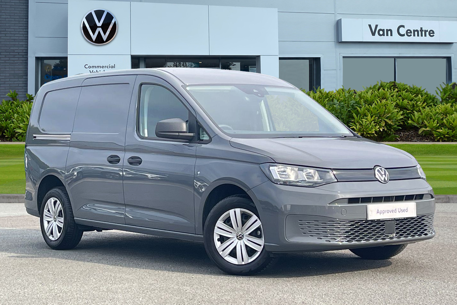 Main listing image - Volkswagen Caddy Maxi