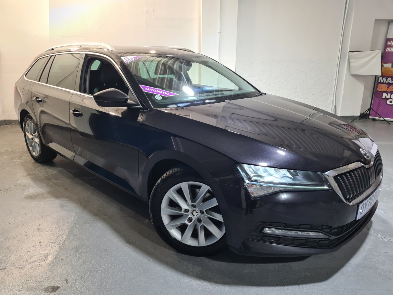 Main listing image - Skoda Superb Estate