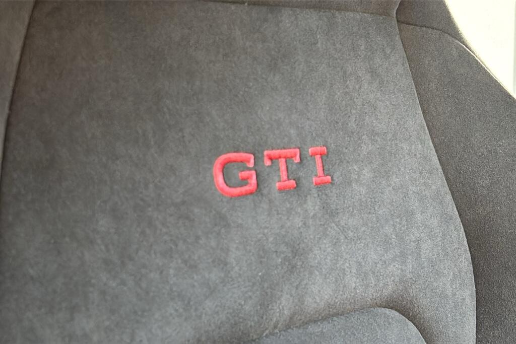 Main listing image - Volkswagen Golf GTI