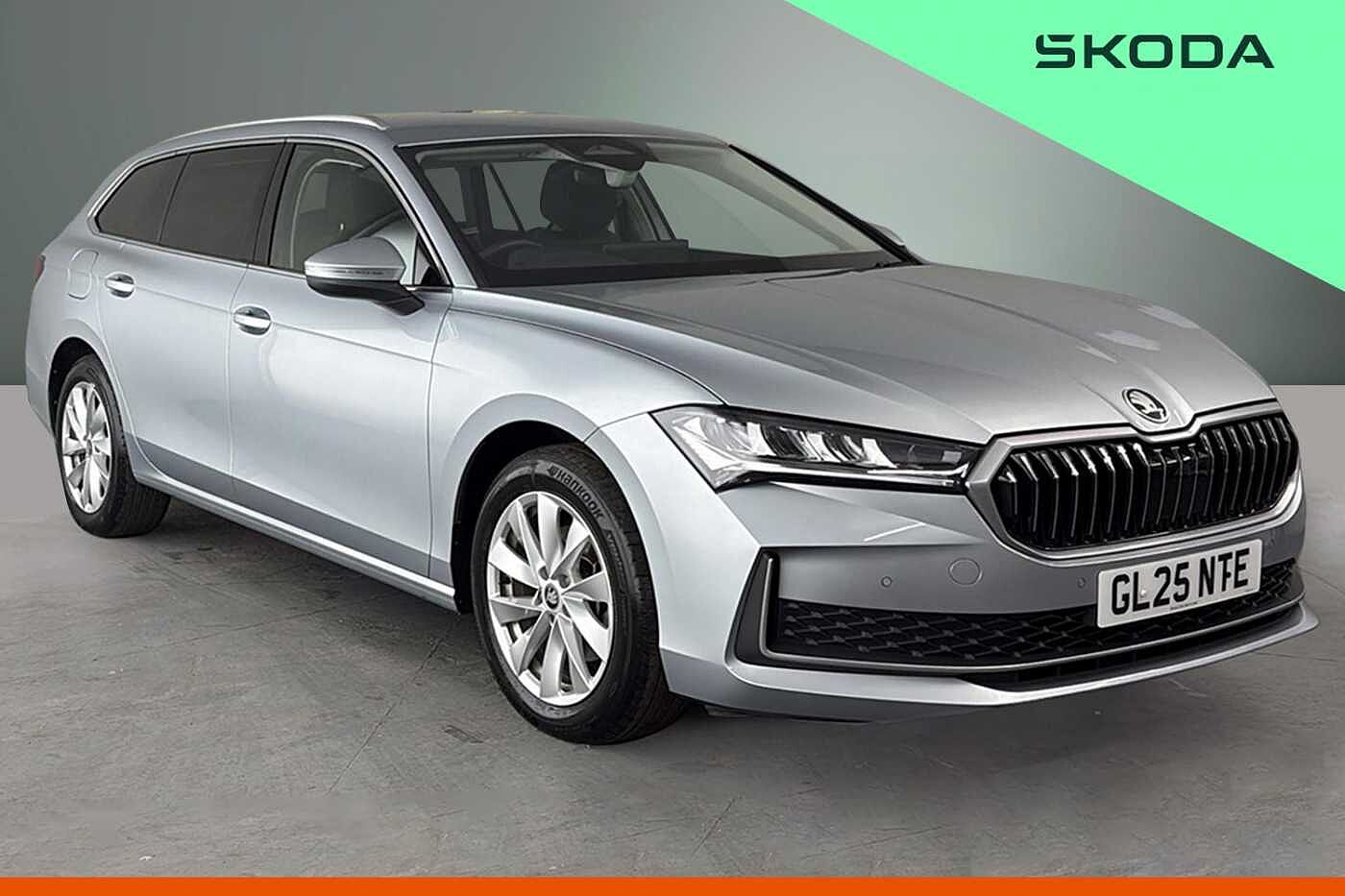 Main listing image - Skoda Superb