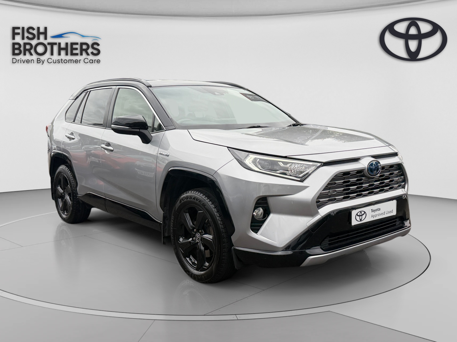 Main listing image - Toyota RAV4