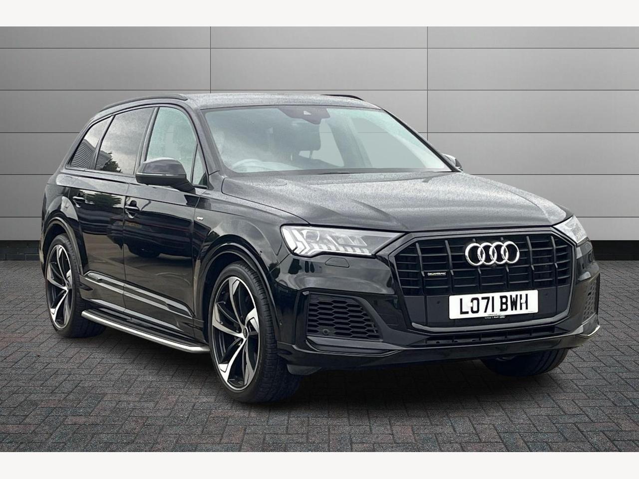 Main listing image - Audi Q7