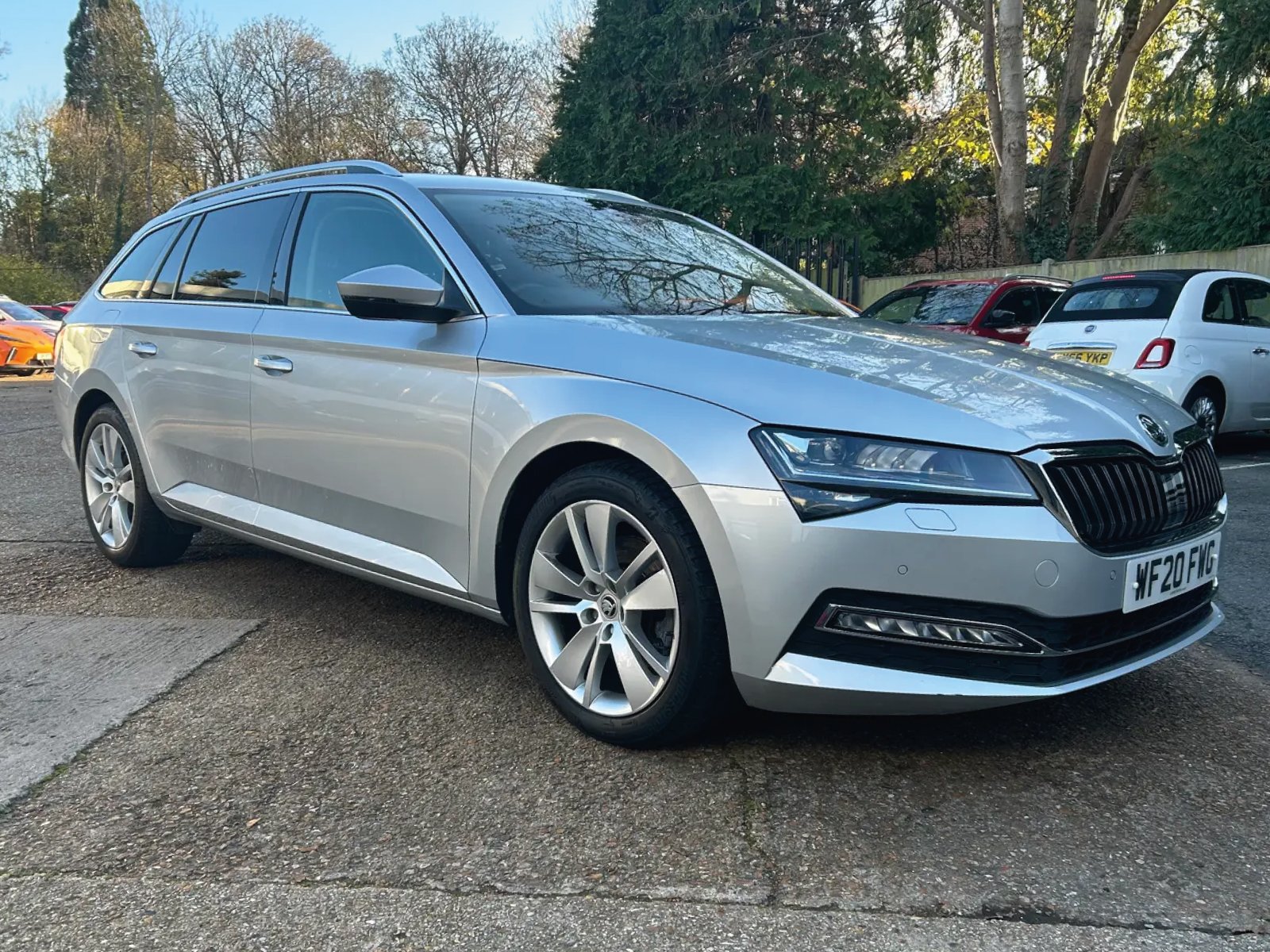 Main listing image - Skoda Superb Estate