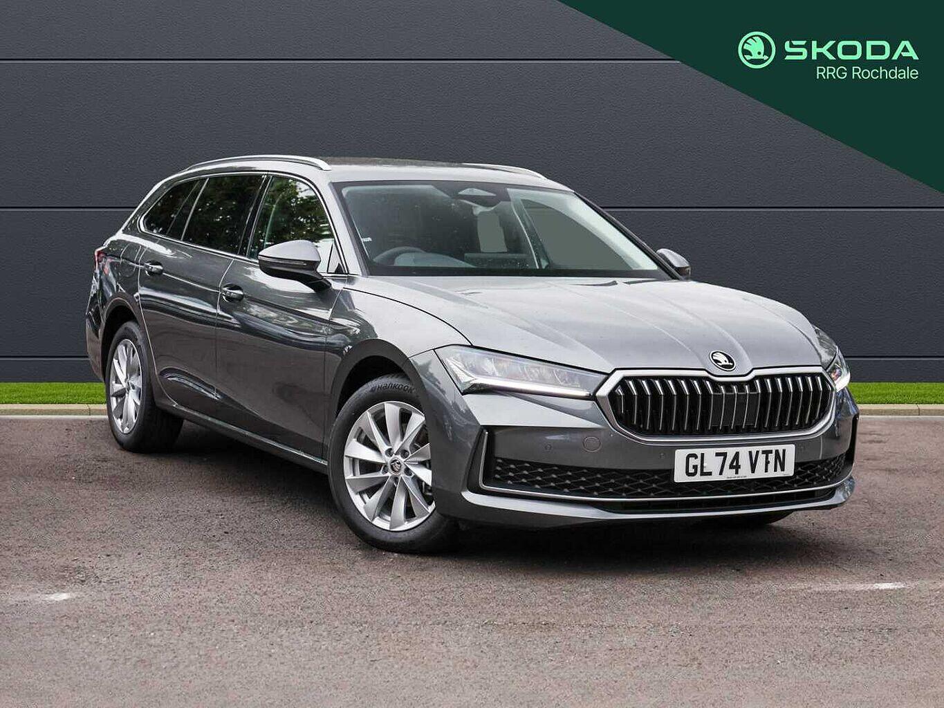 Main listing image - Skoda Superb Estate