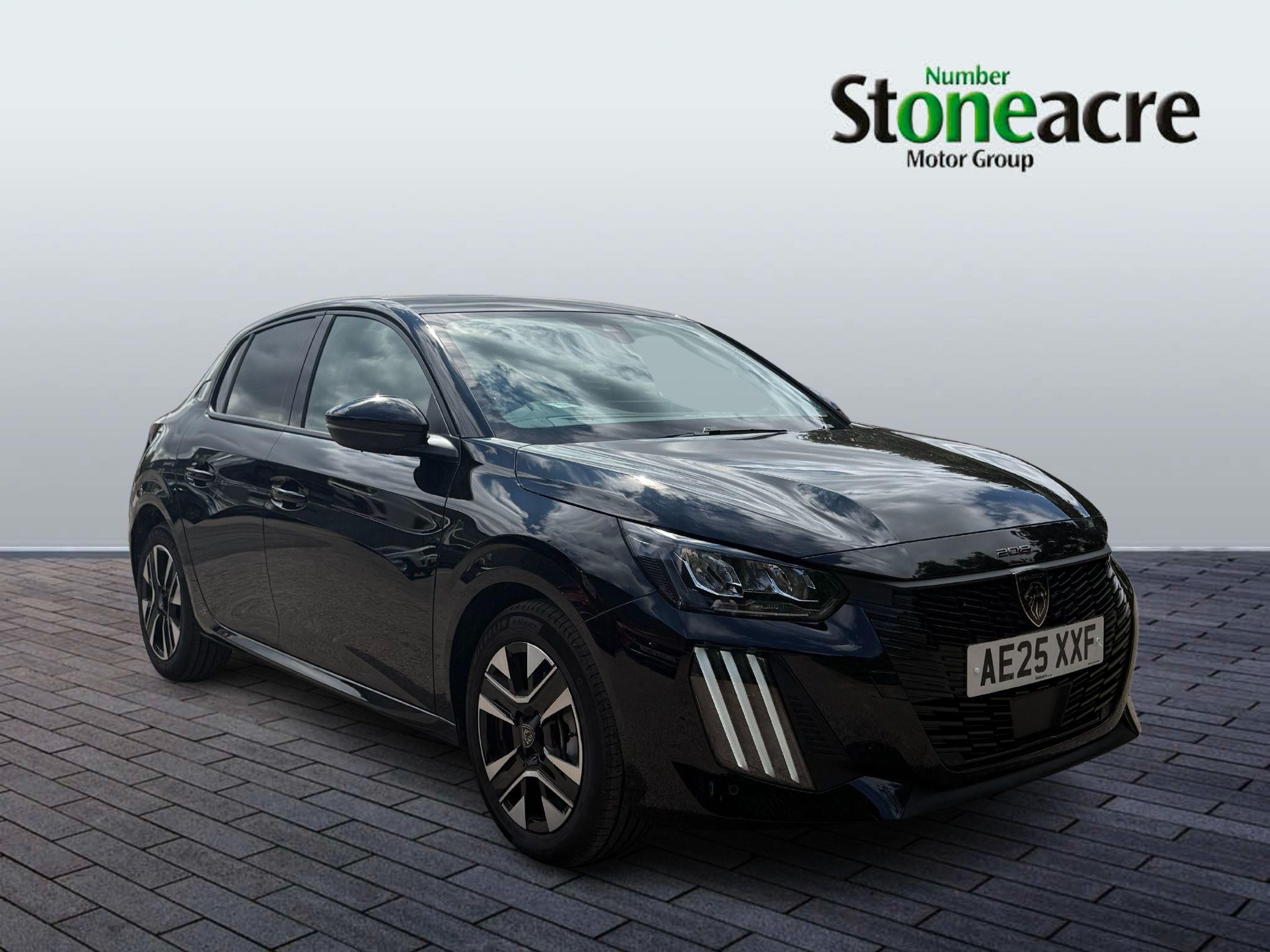 Main listing image - Peugeot 208