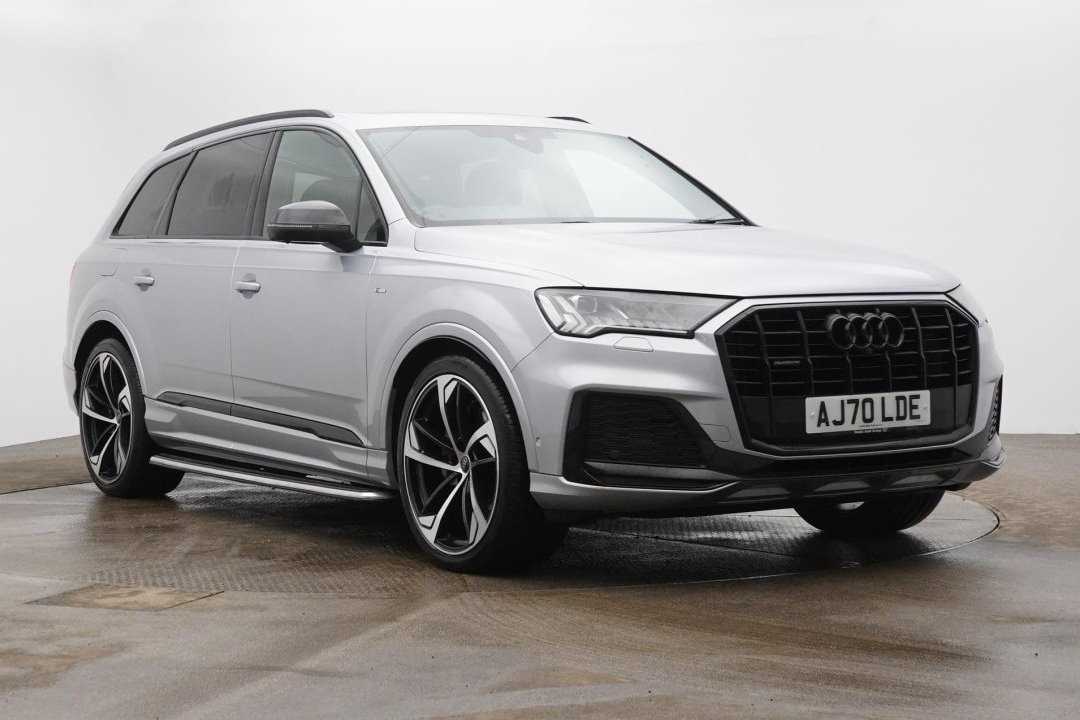 Main listing image - Audi Q7