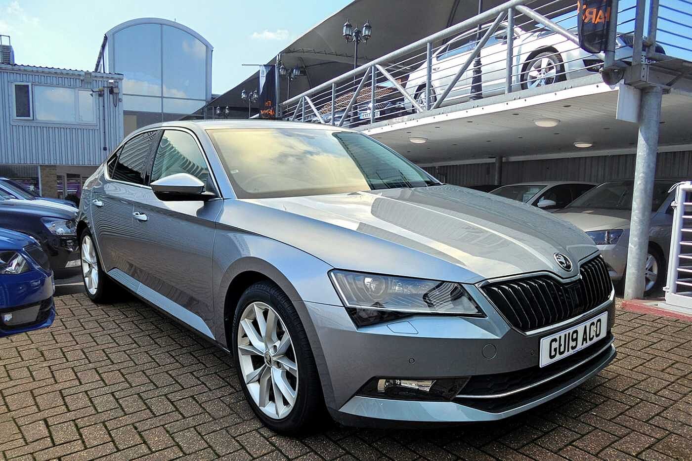 Main listing image - Skoda Superb