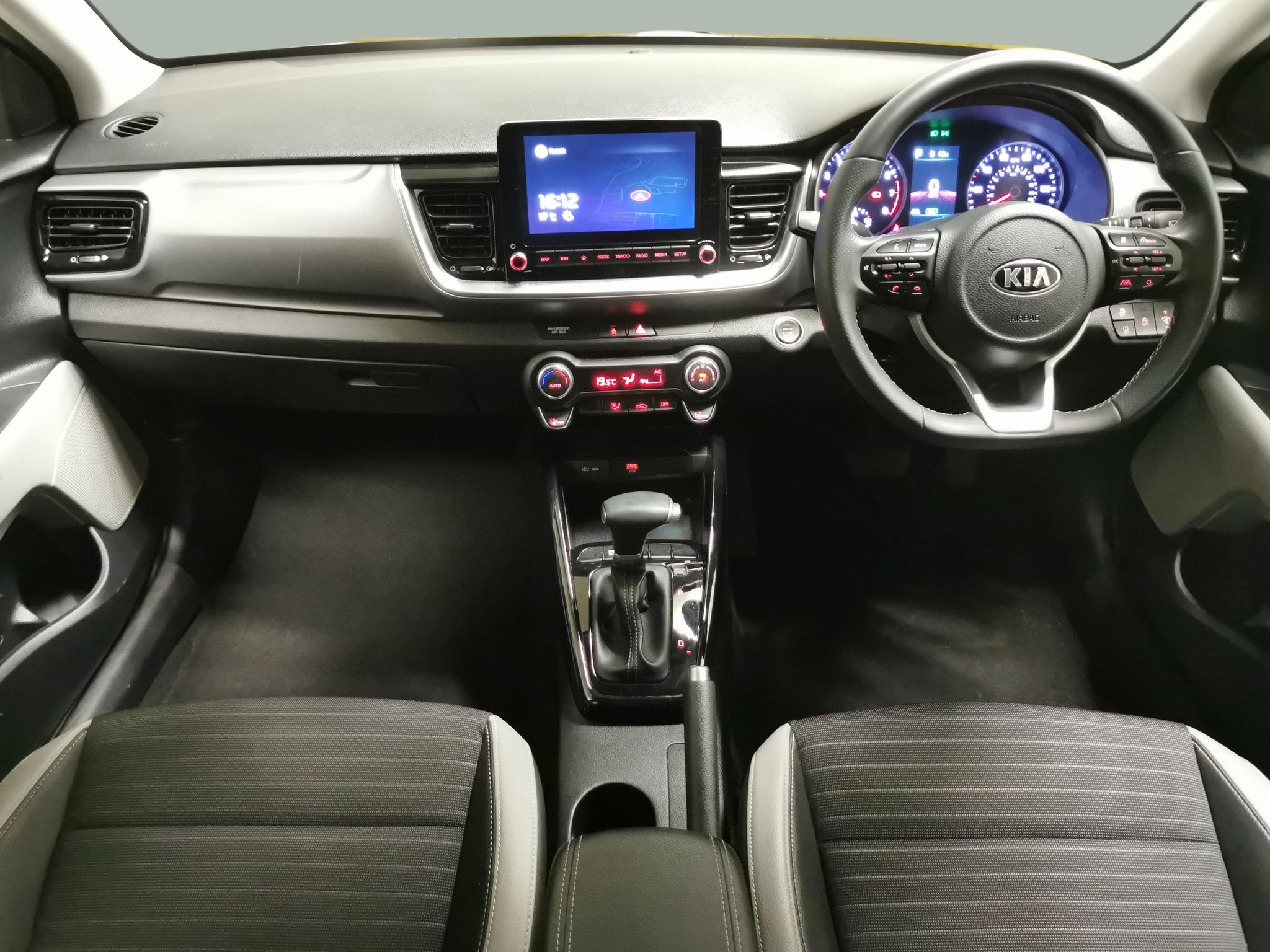 Main listing image - Kia Stonic